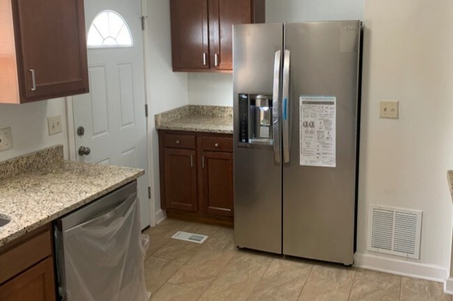 Kitchen - 809 E 88th St