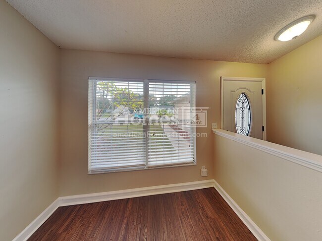 Building Photo - 15341 Lafite Lane