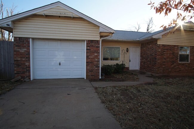 Building Photo - 3108 Gwendolyn Ln