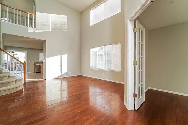 Building Photo - 5055 Paloma Street