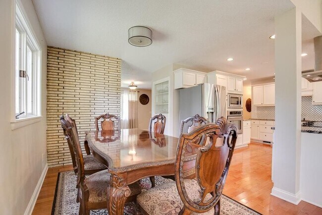 Foto del edificio - 15302 Skyview Dr