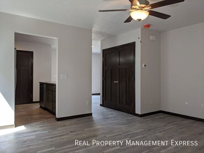 Foto del edificio - 3 Bed 1.5 Bath in West Sioux Falls