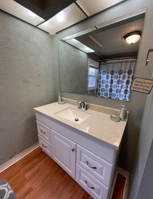 Foto del edificio - 24 Rivercrest Ln