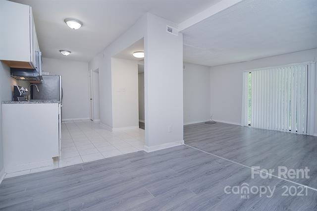 Foto del edificio - 805 High Meadow Ln