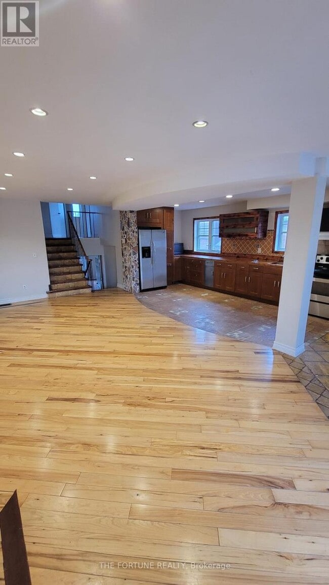 Building Photo - 44 Rotherglen Ct