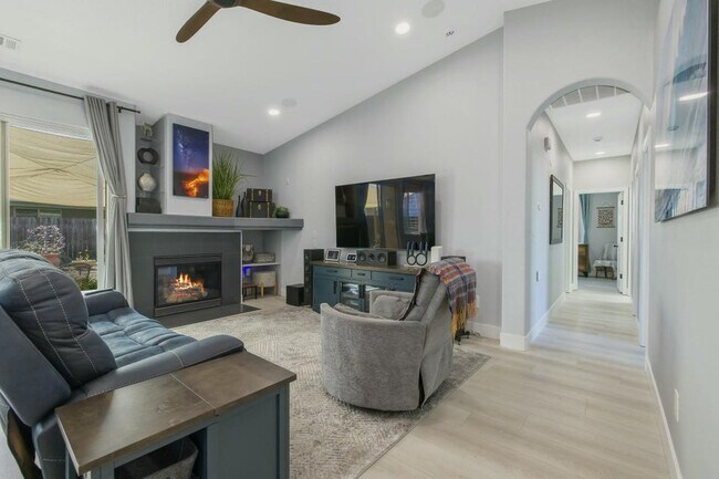 Building Photo - 2785 Eshom Creek Ct