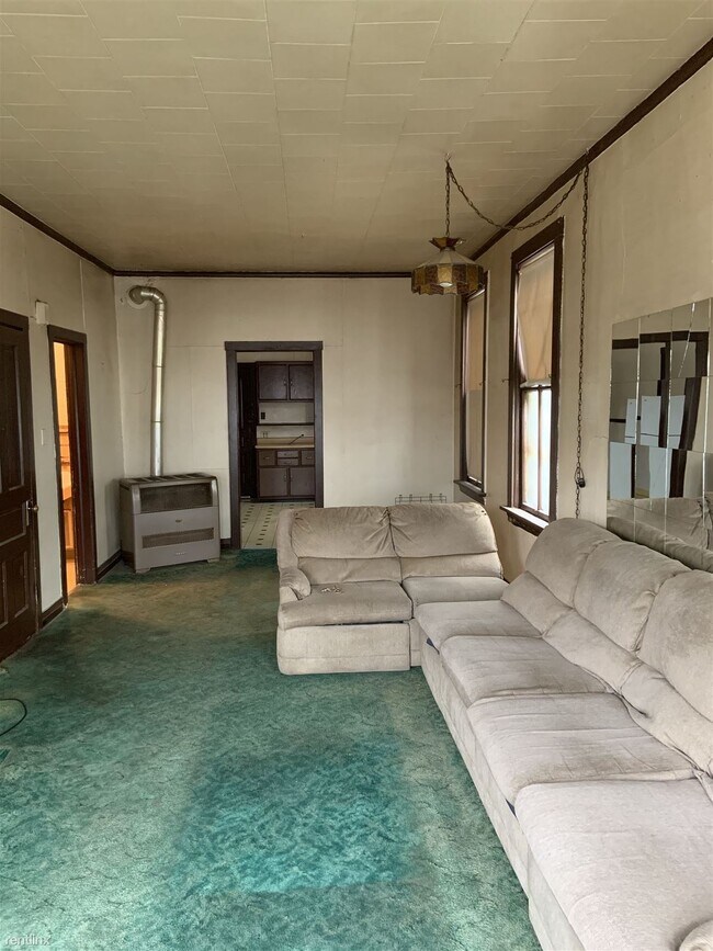 Foto del edificio - 2 br, 1 bath Flat - 3409 N Bosworth Ave