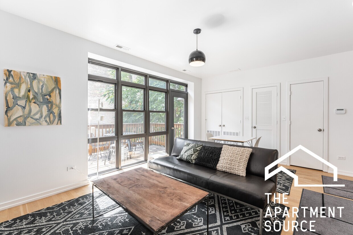 Primary Photo - 1219 W Gunnison St