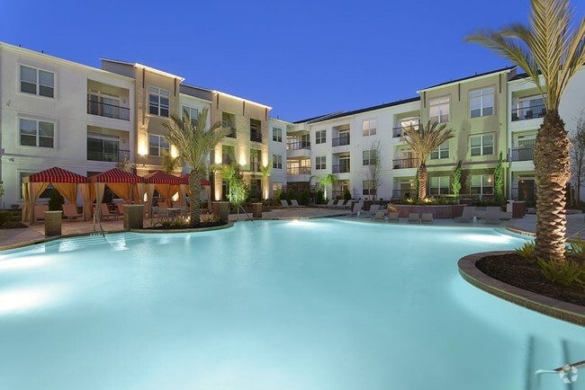Pool - Domain on the Parkway