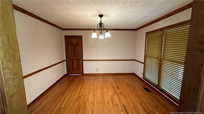 Foto del edificio - 7482 Fairpoint Rd