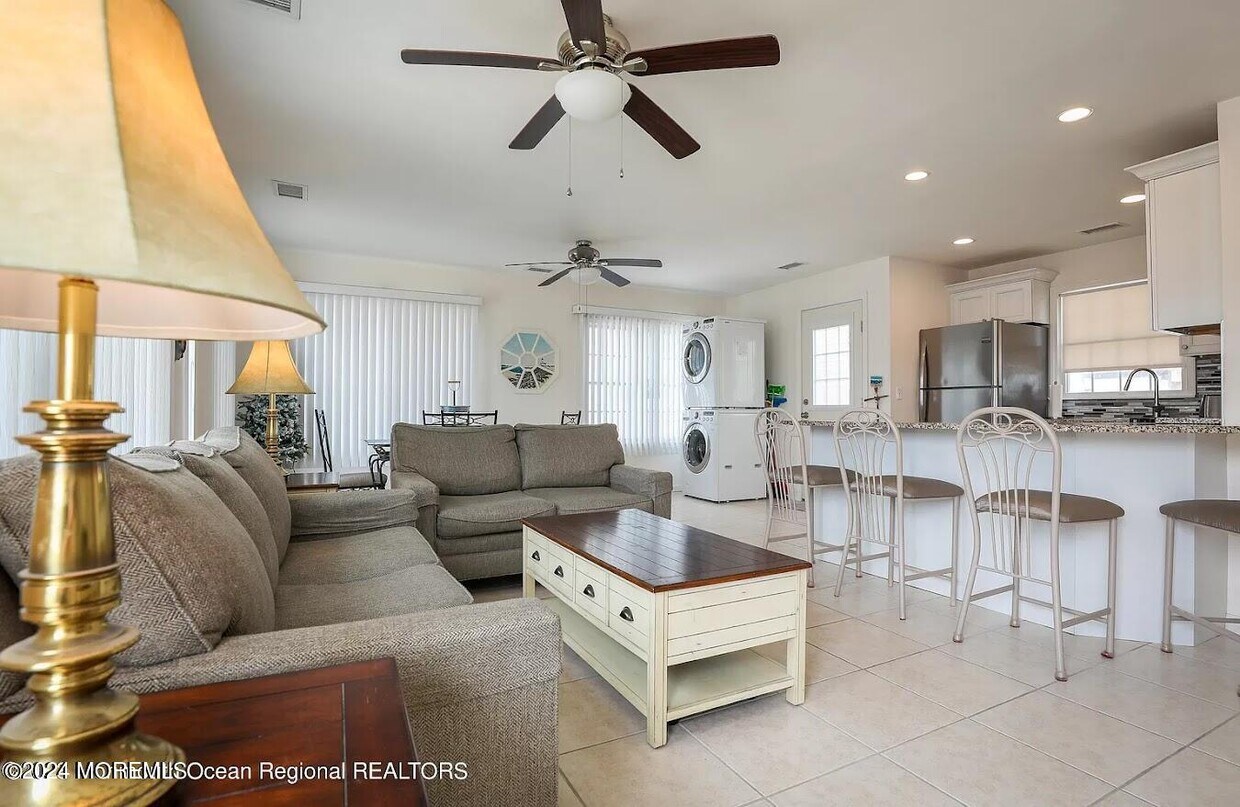 Primary Photo - 1707 Baltimore Ave