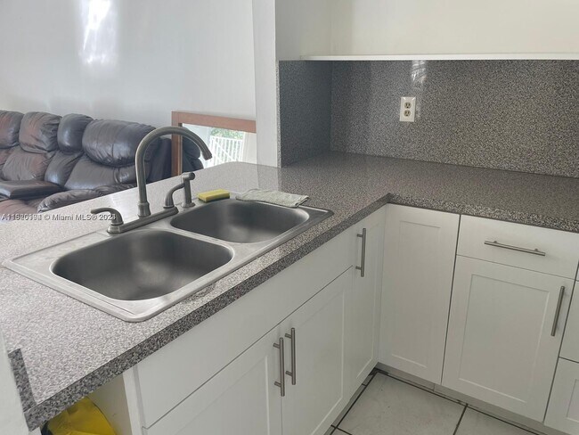 Foto del edificio - 15342 SW 72nd St