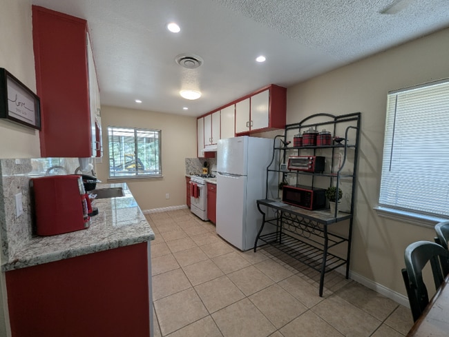 Foto del edificio - 31100 Ruth Hill Rd