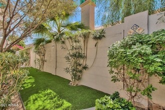 Building Photo - 1138 E Amberwood Dr