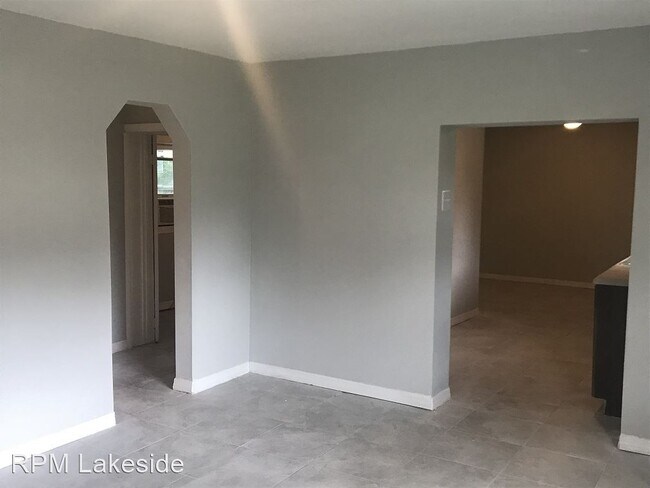 Building Photo - 3 br, 1 bath House - 1346 Rowell St