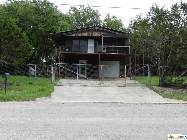 Building Photo - 752 Circleview Dr