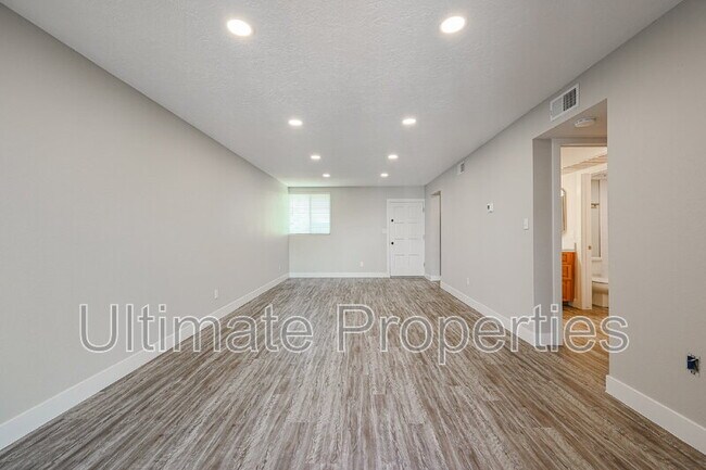 Building Photo - 4727 E Lafayette Blvd
