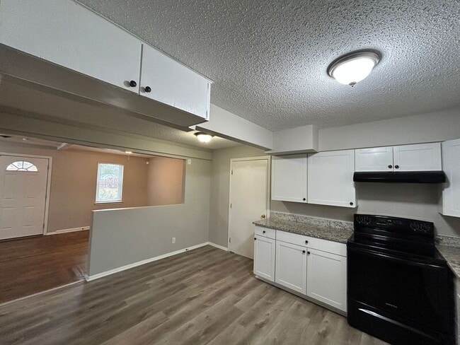 Building Photo - 1510 Ticonderoga Dr