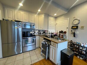 Building Photo - 1 Centre St