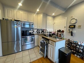 Building Photo - 1 Centre St