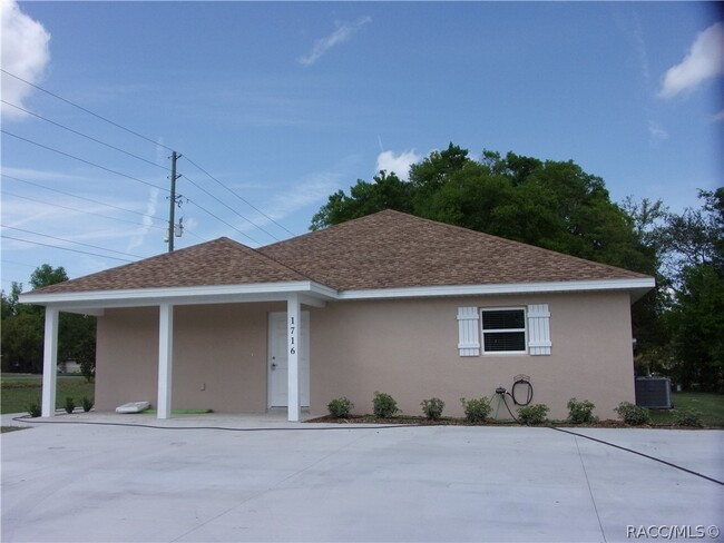 Foto del edificio - 1716 Tuttle St