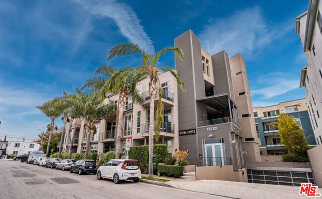 Foto del edificio - 13320 Beach Ave