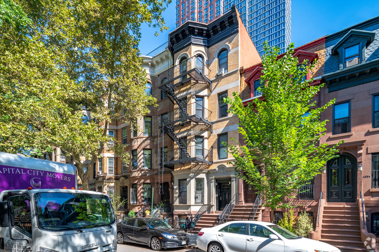 Primary Photo - 451 State St