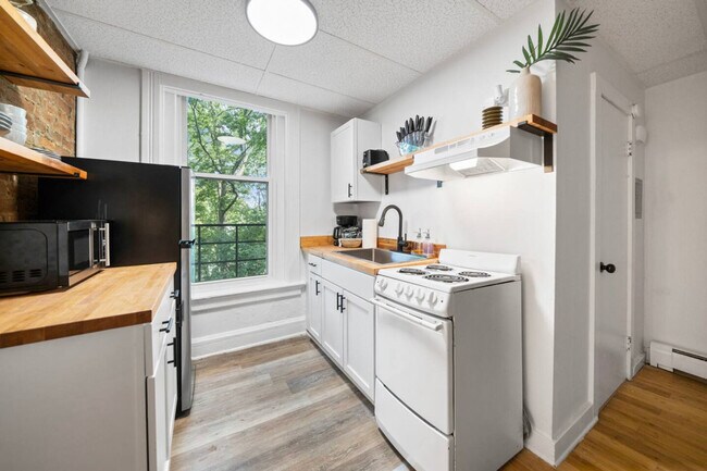 Foto del edificio - 242 Mccormick Pl