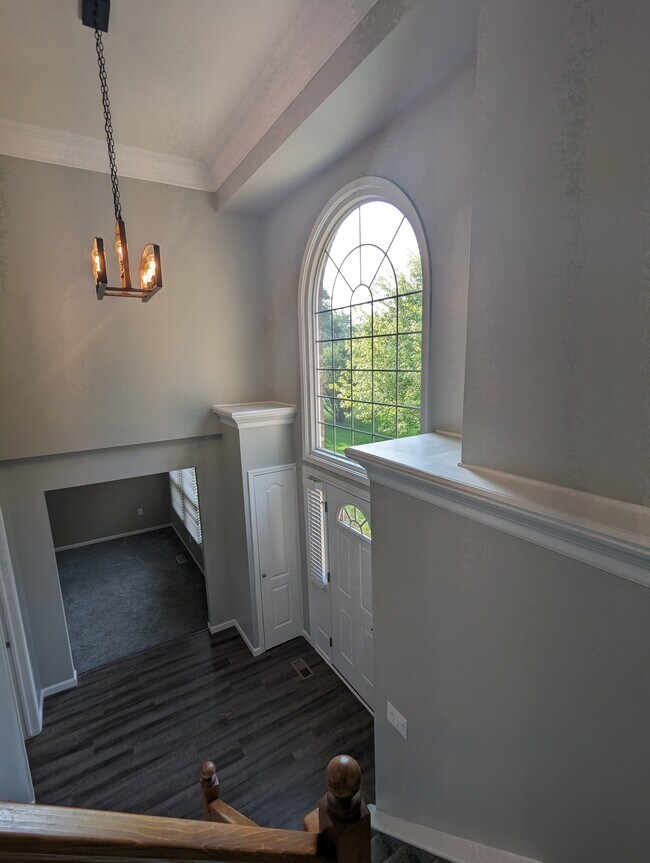 Building Photo - 24250 Springbrook Dr