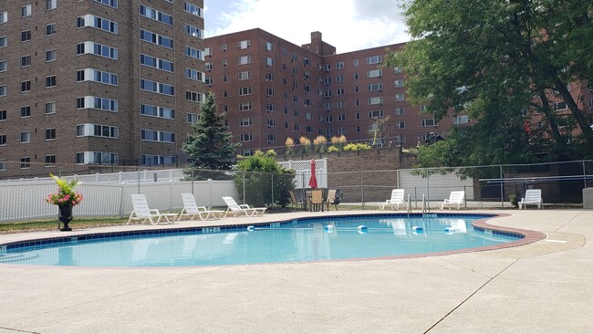 Pool - 11720 Edgewater Dr