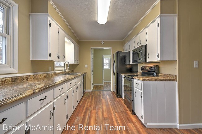 Foto del edificio - 4 br, 1 bath House - 110 Ridgeview Drive