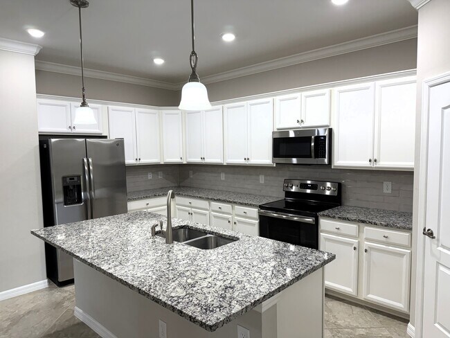 Building Photo - 9444 Glenforest Dr