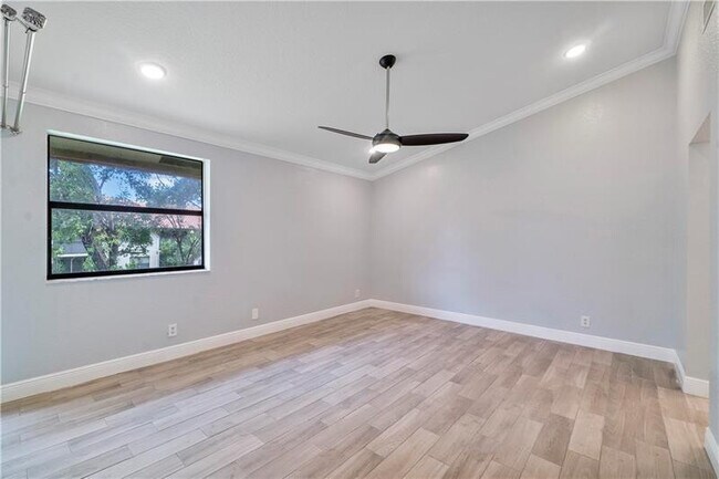 Building Photo - 1004 Congressional Way