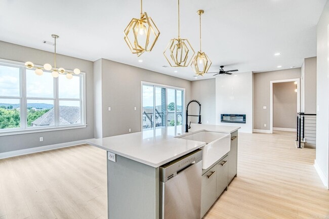 Building Photo - 79 Tournay Cir