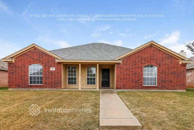Building Photo - 659 NW Summercrest Blvd