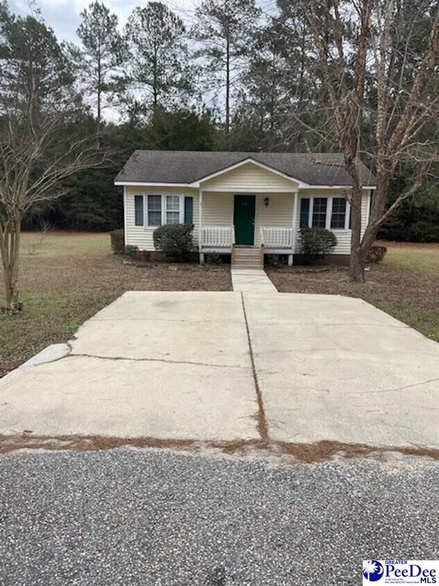 1724 W Pine Lake Dr, Florence, SC 29506 House Rental in Florence, SC
