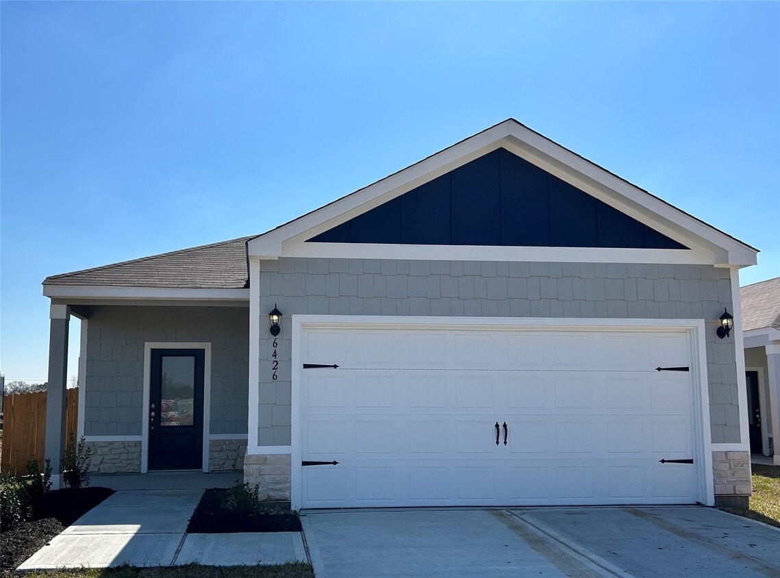 Foto principal - 6426 Summer Pass Dr