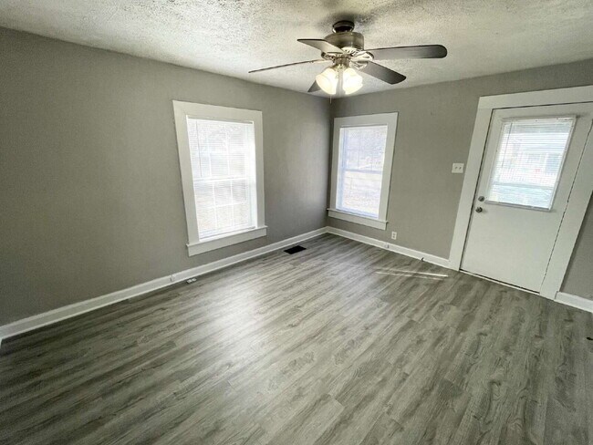 Foto del edificio - 2 Bedroom quiet street & neighborhood