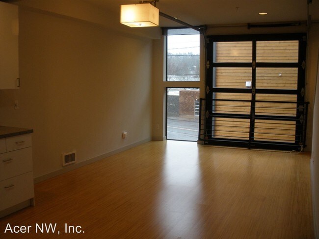 Building Photo - 3600 Palatine Ave N