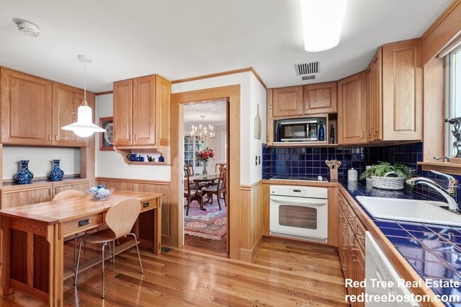 Foto del edificio - 58 Country Club Rd