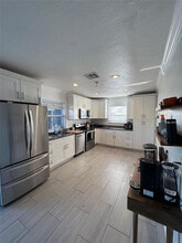 Building Photo - 2132 SW 12th Ct