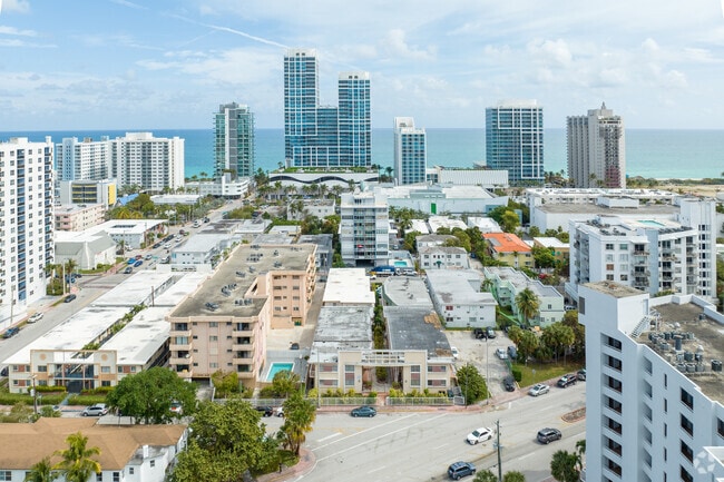 Efficiency - 480SF - Aerial - Playa Mia