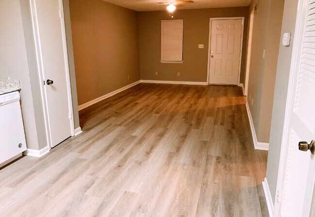 Building Photo - 1809 Windover Pl SW