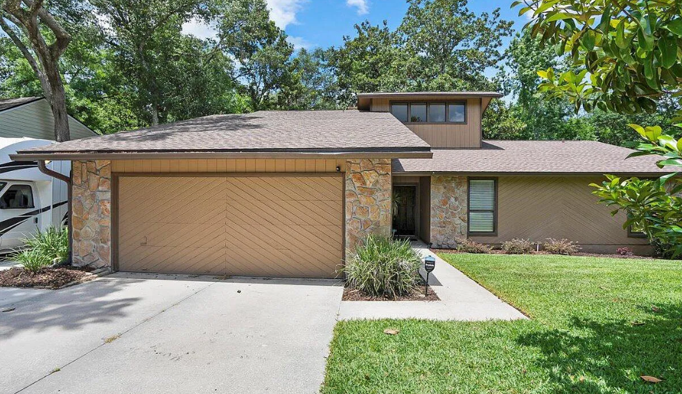 Primary Photo - 4073 Shady Creek Ln