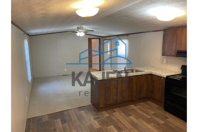 Building Photo - 1325 Red Cut Loop Rd