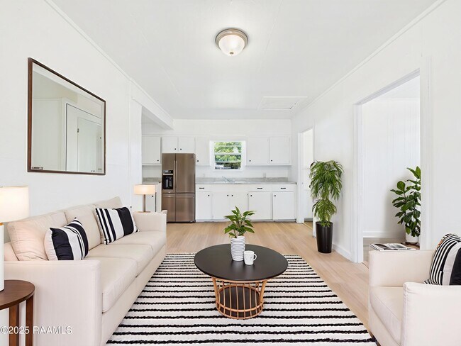 Foto del edificio - 711 E Lessley St