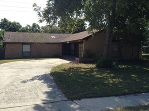 Building Photo - 12648 King Oaks Dr