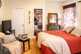 Building Photo - 108 Myrtle St