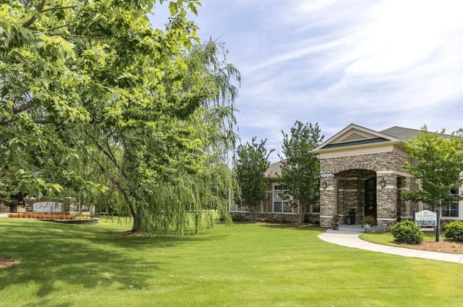 Building Photo - Greystone at Widewaters