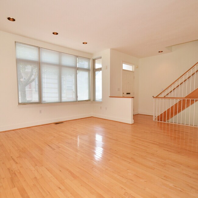 Photo - 246 Yardley Way House